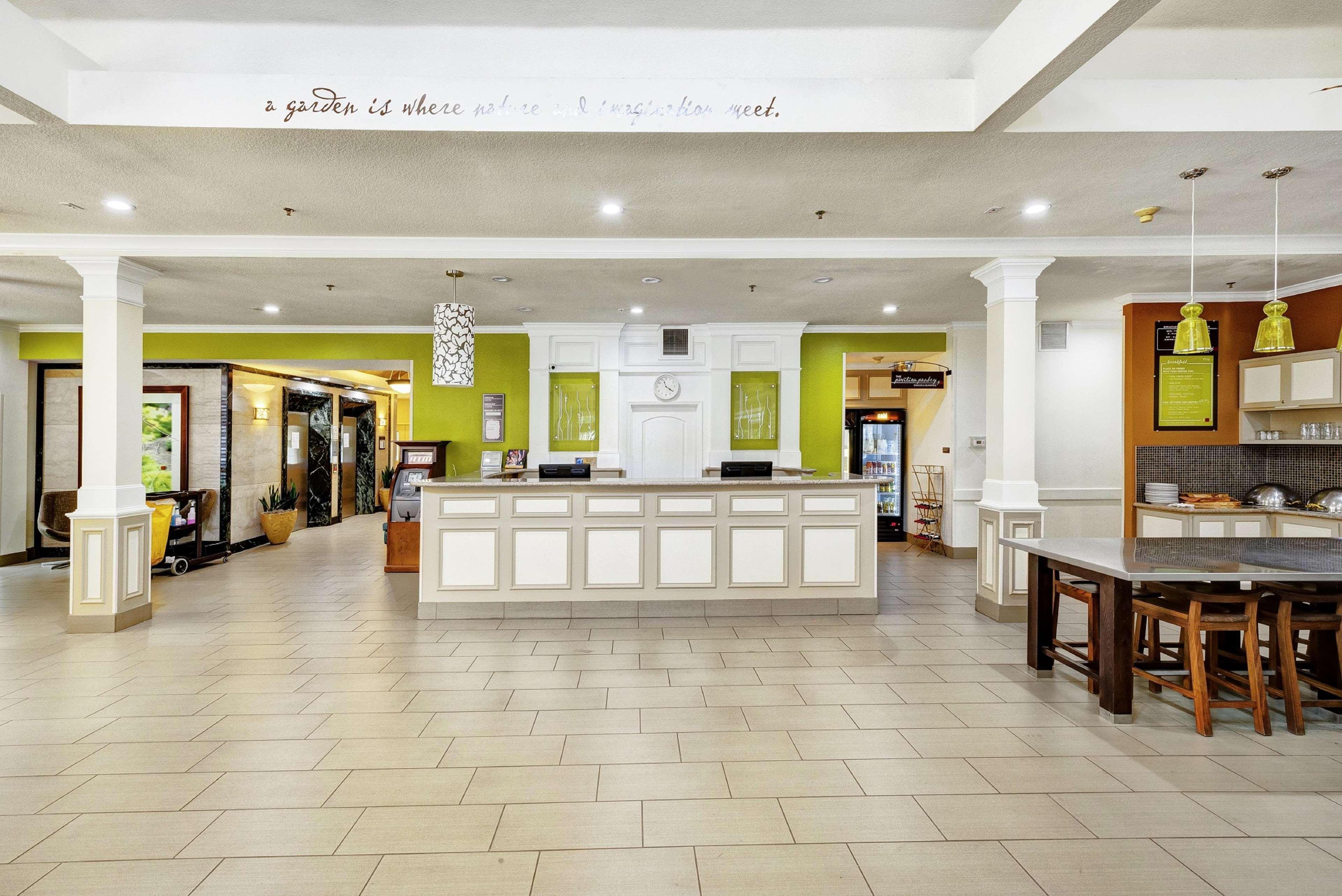 Hilton Garden Inn Portland Airport Buitenkant foto